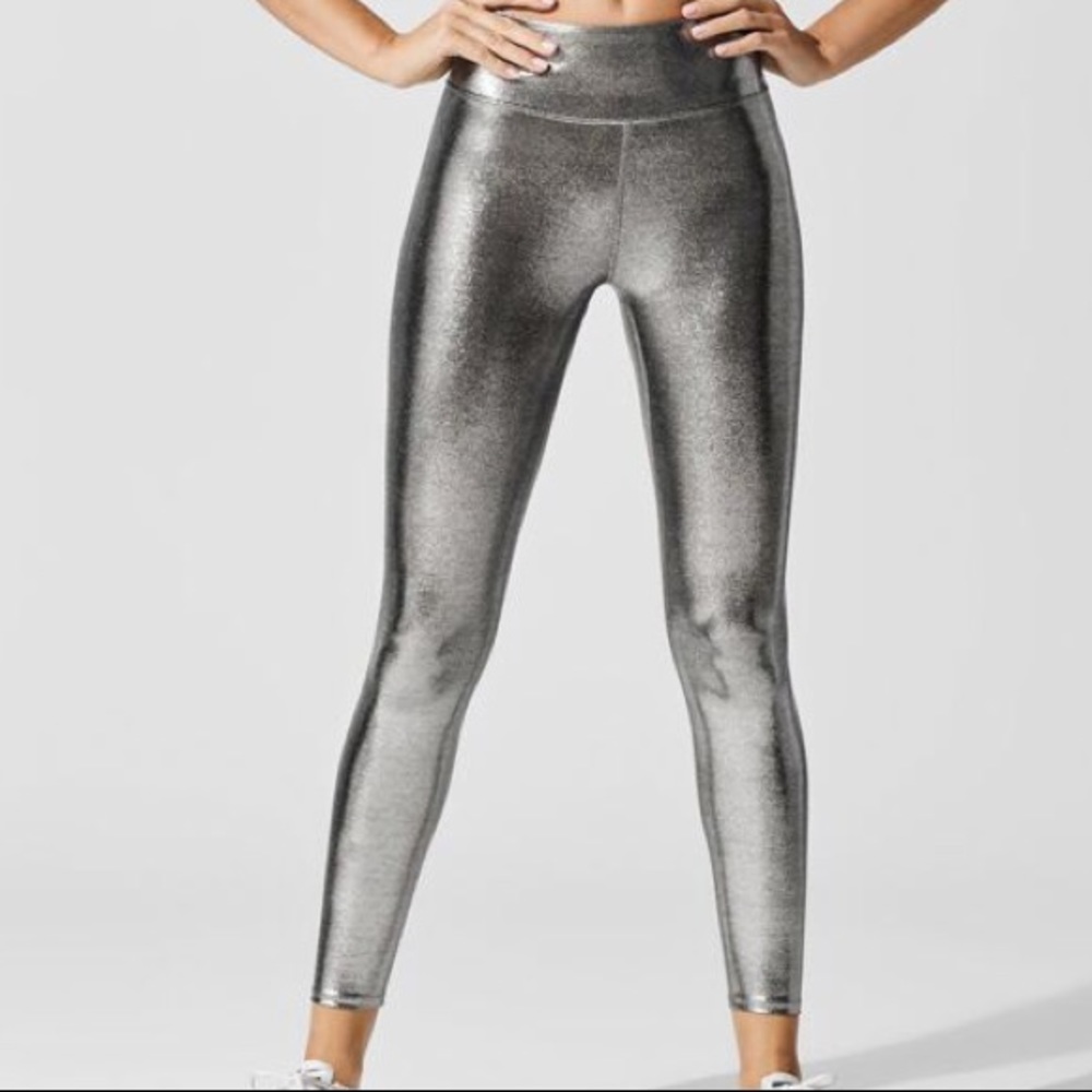 NWOT Heroine Sport workout pants M